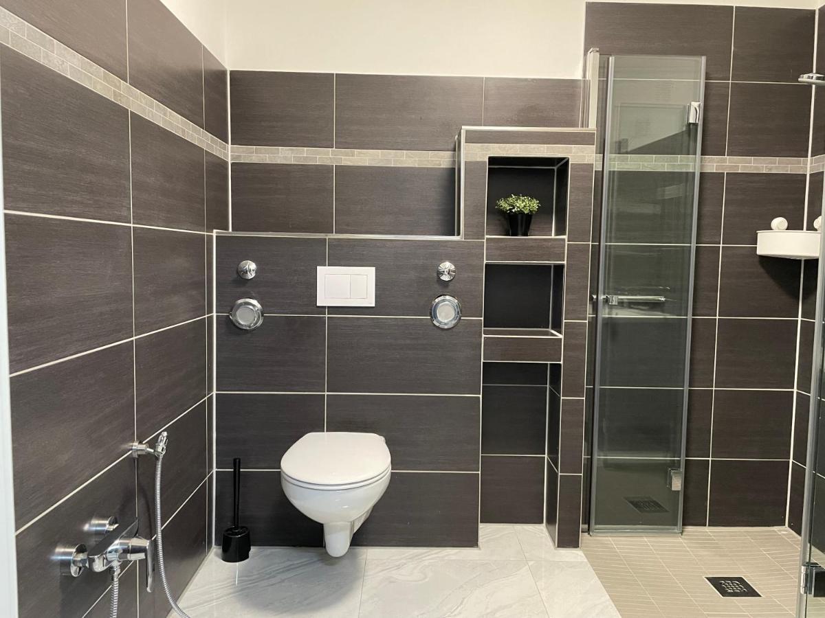 Fully Equipped Apartment 3 Rooms 5 Bed Hamburg Exterior photo